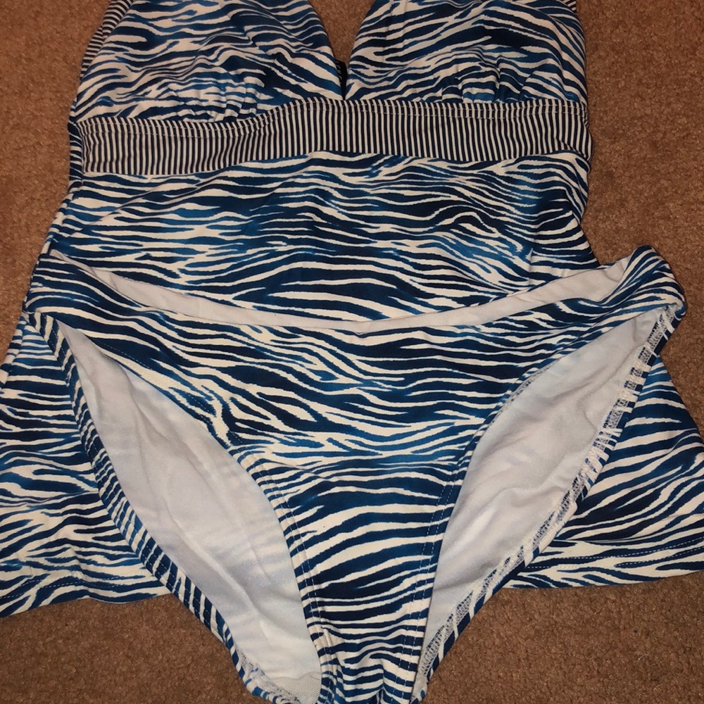 Bathing suit set - Picture 3 of 4